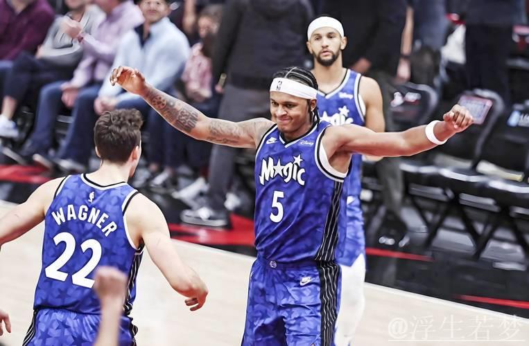 勇士多点开花 7人上双击败公牛